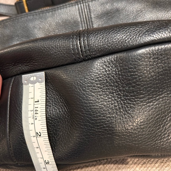 Fossil Black Leather Shoulder Bag with Gold Key Accent (A0011) - Picture 8 of 13